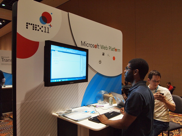 初日のキーノートの主役、Windows Web Platformのブース。WebMatrixやASP.NET MVC 3など、今回も注目技術が多数登場した