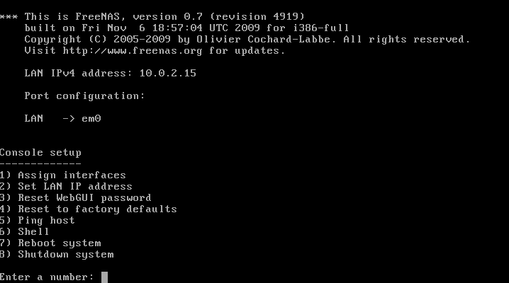 図1　FreeNAS 0.7起動後画面 - 2)で設定すればすぐに使い始めることが可能