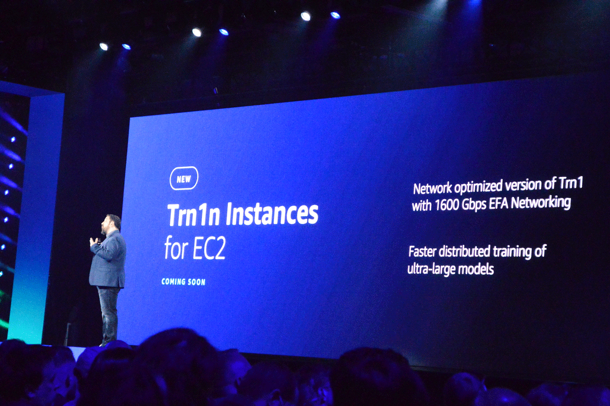 Trn1をEFAによってネットワーキング最適化させた「Trn1n」インスタンスがアナウンス（詳細は近日発表予定）、ディープラーニングにおけるトレーニングがさらに高性能かつ低コストで行えるようになる