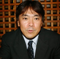 山口 英 氏