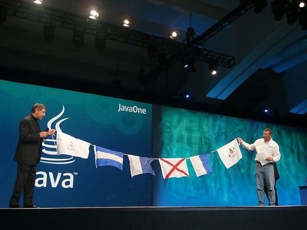 米サンフランシスコで開催される、世界最大の開発者カンファレンスJavaOne。毎年世界各地の開発者たちが一堂に会し、技術論やJavaに対するアツい想いを語り、交流を深める。写真はJavaOne 2009の一コマ