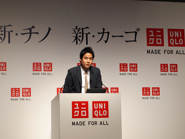 UNIQLOOKSについて説明を行うグローバルコミュニケーション部リーダー 松沼礼氏。まずは、ユニクロドメインでの展開を行い、ユーザの反応を見ながらFacebookアプリなどの展開についても検討したいとのこと