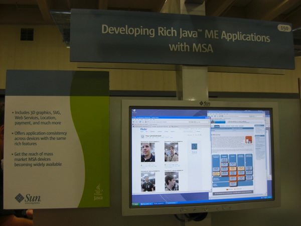 写真5　Rich Java ME Application with MSAのブース