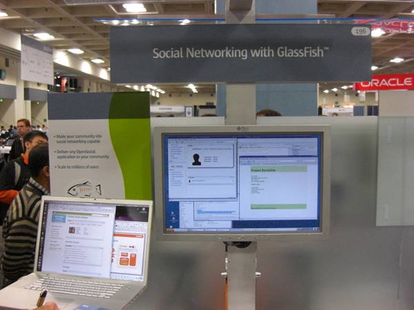 写真9　Social Networking with GlassFish