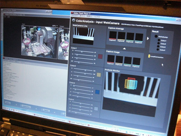 写真7　色の判別を行うFlashアプリ。