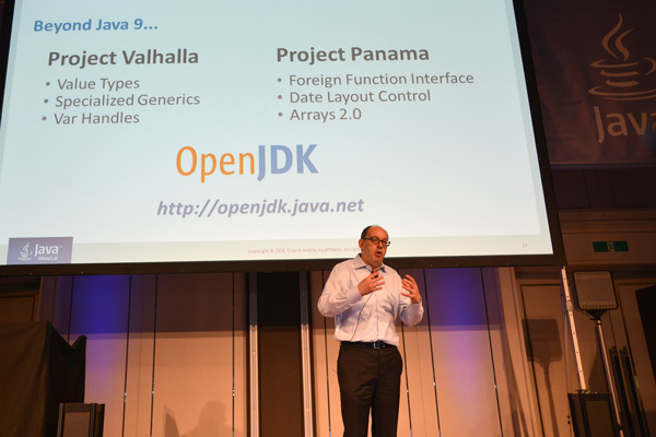 開発中のJava 9のその先、Project Valhalla、Project Panamaについても言及するBernard Traversat氏